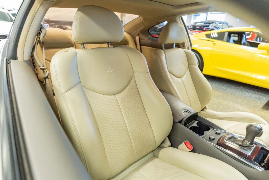 Used 2011 INFINITI G37 Journey w/ Premium Pkg image 14