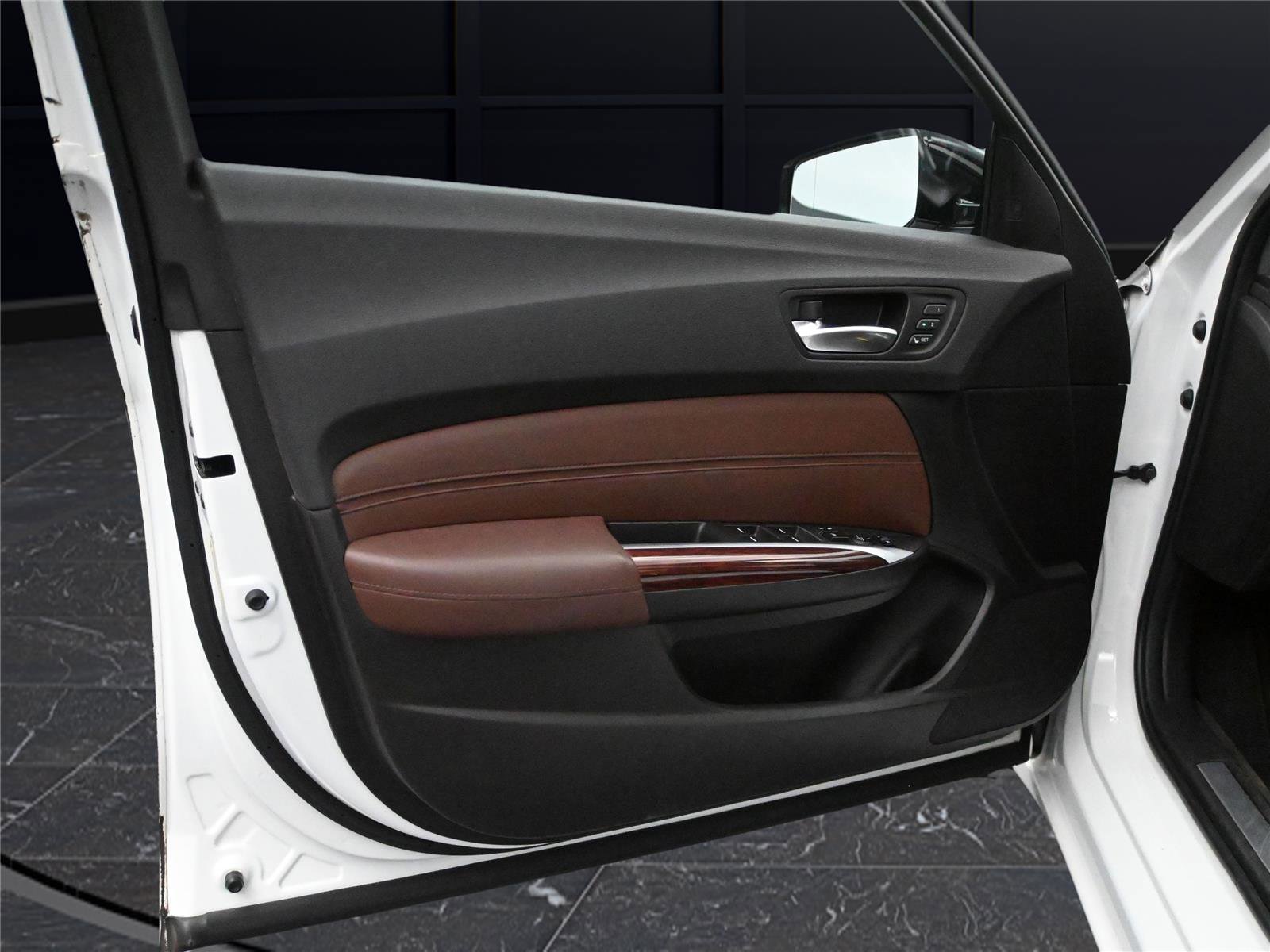 Used 2016 Acura TLX V6 w/ Technology Package image 11