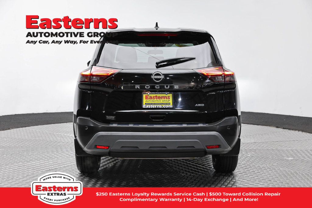 Used 2023 Nissan Rogue S AWD/4WD image 7