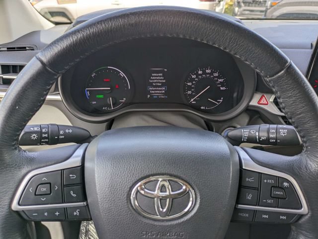 Used 2022 Toyota Sienna XLE FWD image 25