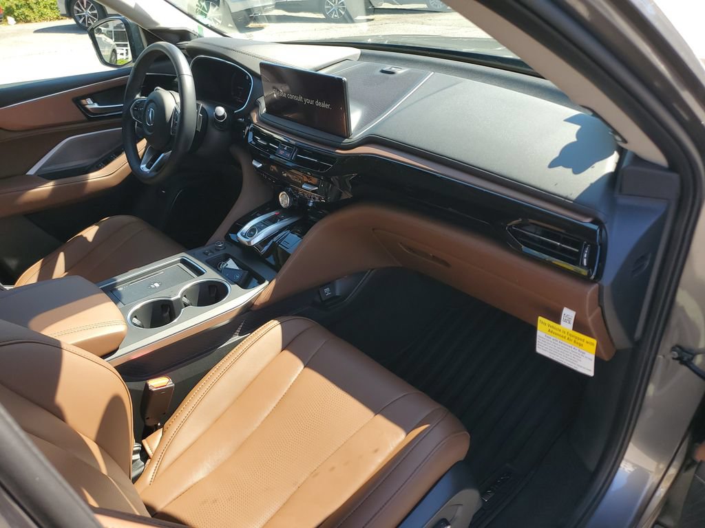 Certified 2026 Acura MDX w/ Technology Package FWD image 4