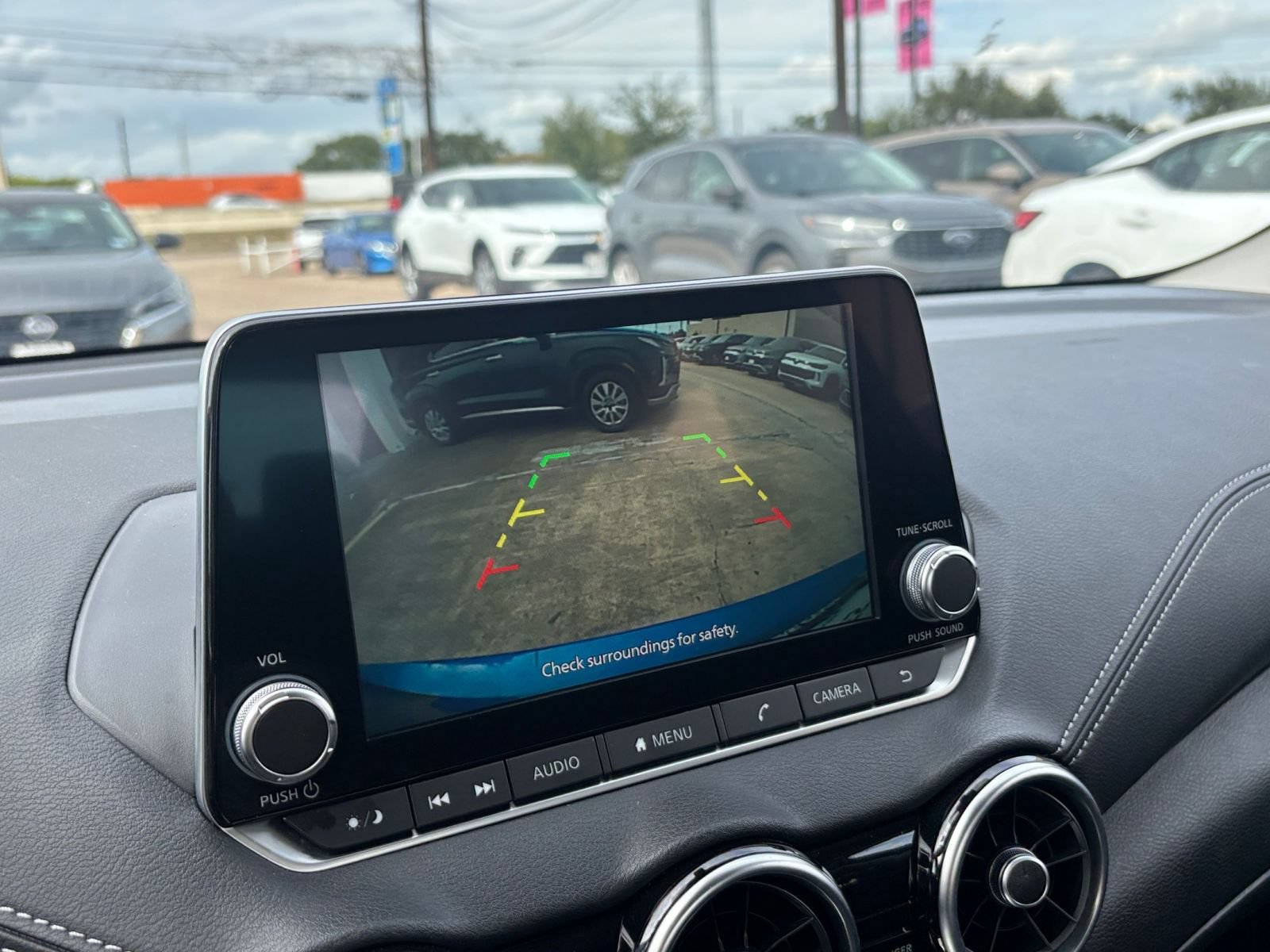 Used 2025 Nissan Sentra SV FWD image 21