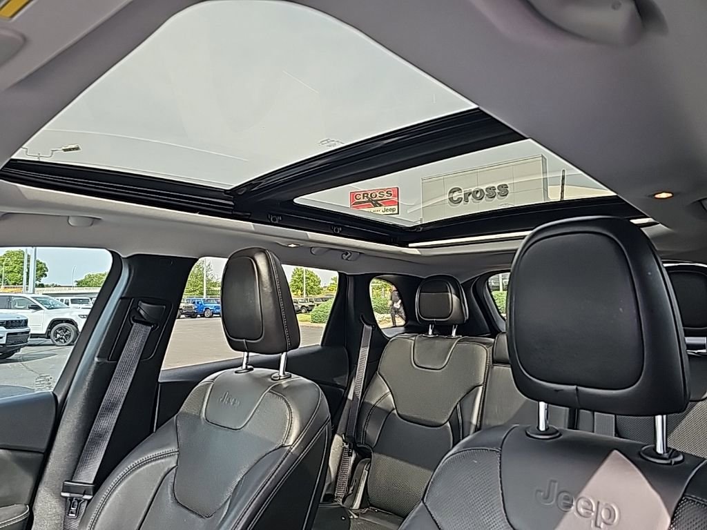 Used 2020 Jeep Cherokee Limited w/ Luxury Group image 8