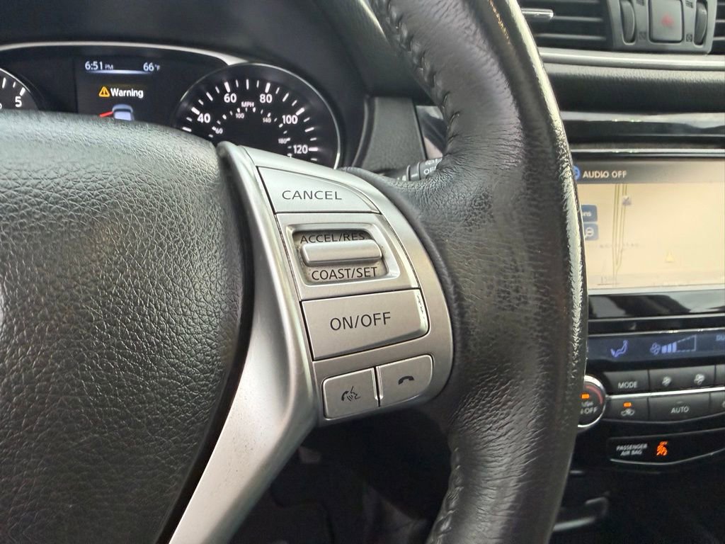 Used 2015 Nissan Rogue SL w/ SL Premium Package image 31