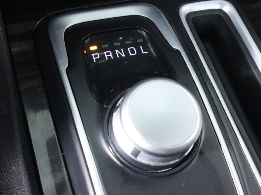 Used 2015 Chrysler 300 Limited RWD image 23