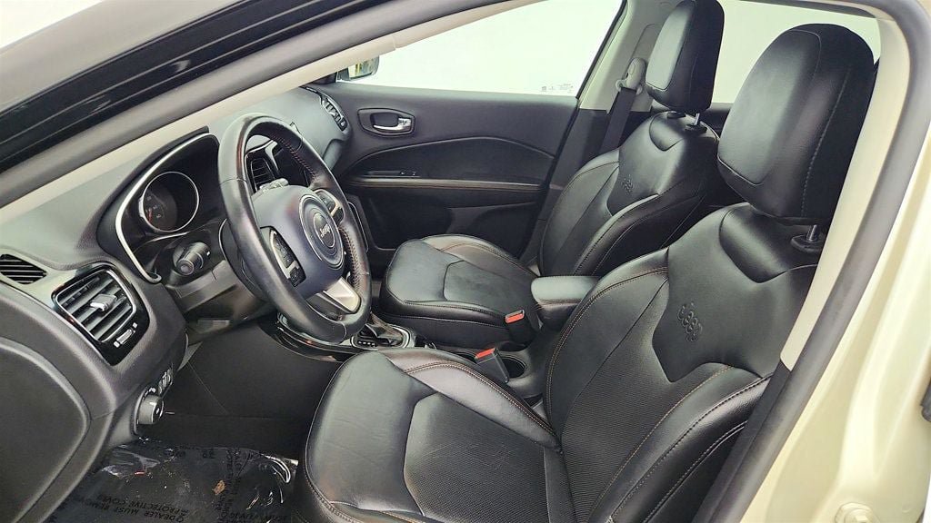 Used 2018 Jeep Compass Limited w/ Navigation Group AWD/4WD image 11