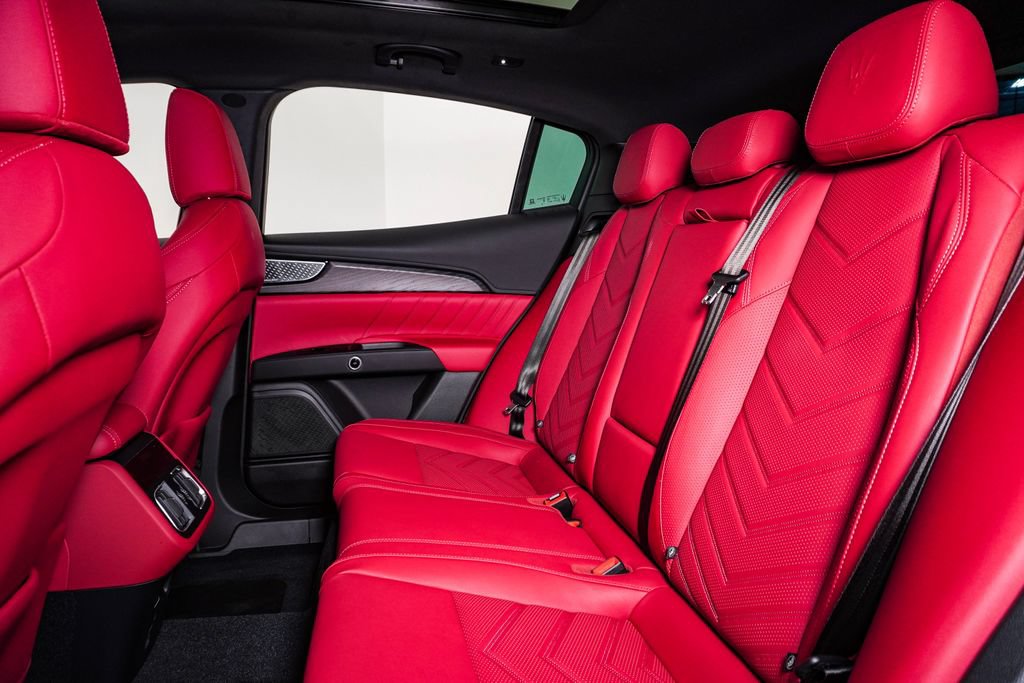 Used 2025 Maserati Grecale GT AWD/4WD image 17