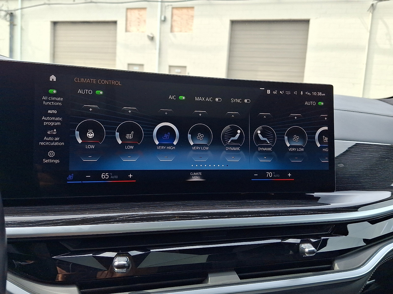 Used 2023 BMW X7 M60i w/ Executive Package AWD/4WD image 19