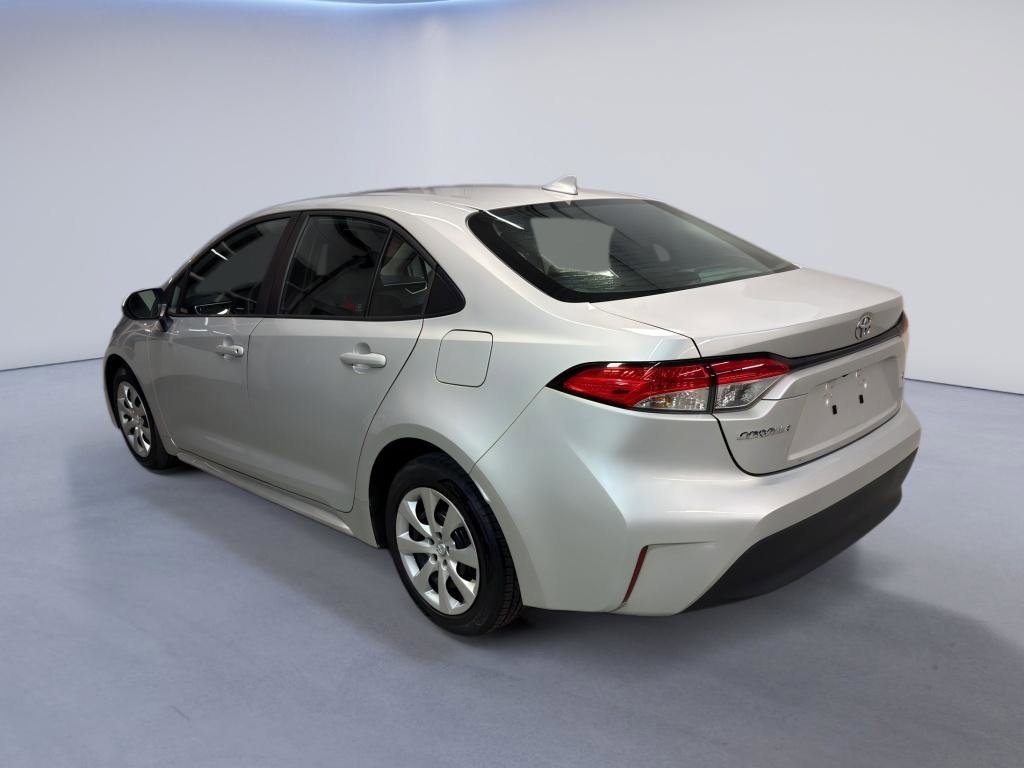 Used 2023 Toyota Corolla LE image 4