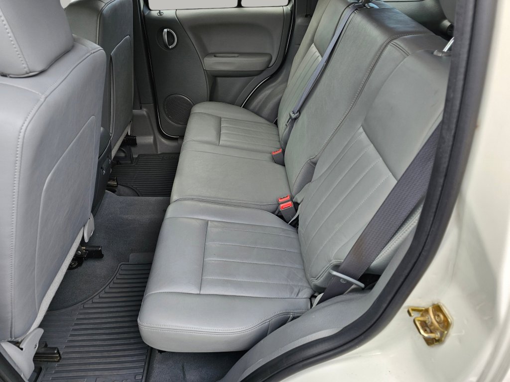 Used 2005 Jeep Liberty Limited image 21