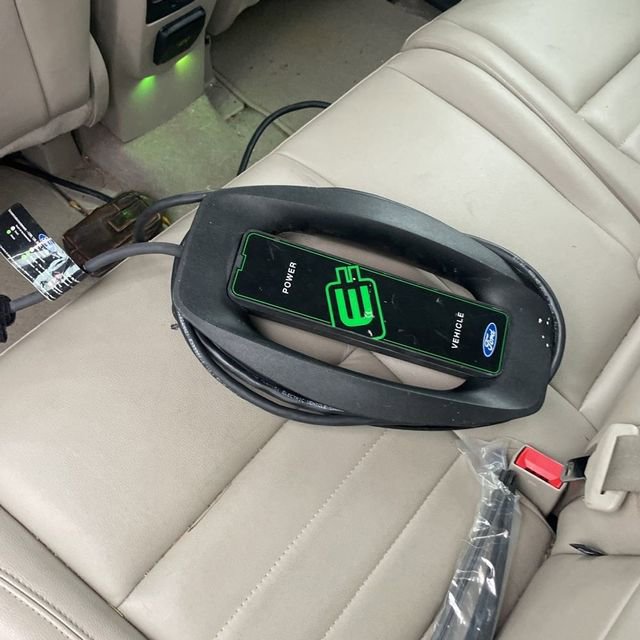 Used 2016 Ford C-MAX Energi SEL w/ Equipment Group 302A image 12