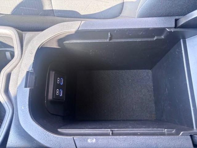 Used 2022 Toyota RAV4 XLE w/ XLE Grade Weather Package AWD/4WD image 31