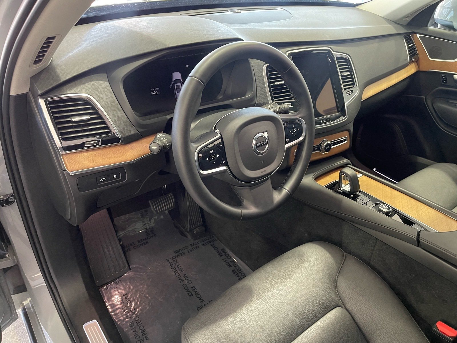 Used 2025 Volvo XC90 T8 Plus w/ Protection Package Premier AWD/4WD image 25