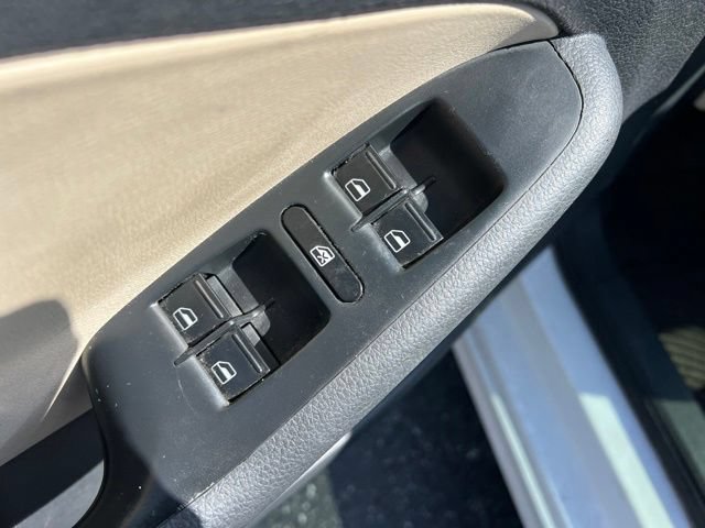 Used 2012 Volkswagen Jetta SEL FWD image 24