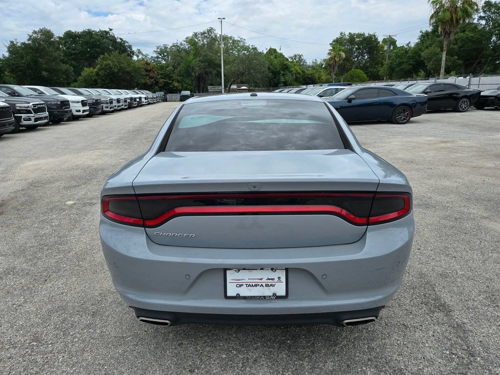 Used 2021 Dodge Charger SXT RWD image 5