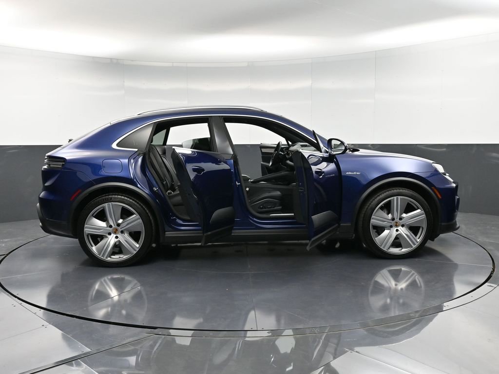 Certified 2024 Porsche Macan 4 Electric image 39