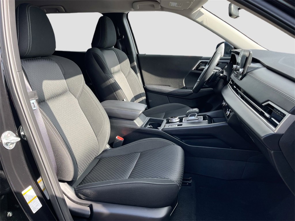 Used 2024 Mitsubishi Outlander ES image 26