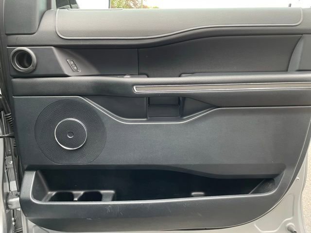 Used 2021 Ford Expedition XLT image 28