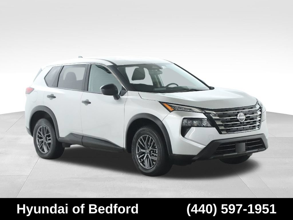 Used 2024 Nissan Rogue S AWD/4WD image 10