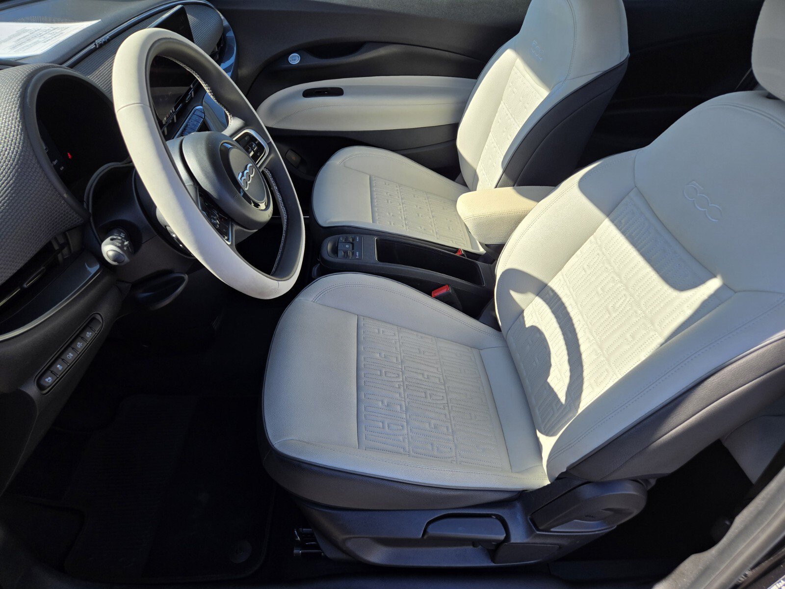 Used 2024 FIAT 500 e FWD image 10