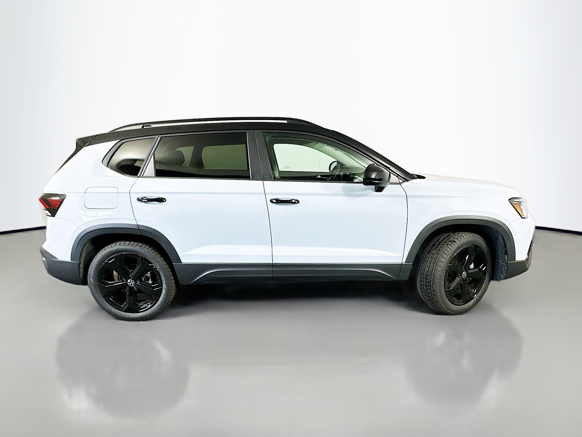 New 2026 Volkswagen Taos SE AWD/4WD image 8