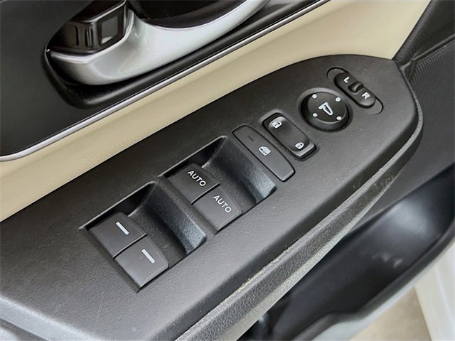 Used 2020 Honda CR-V Touring image 17