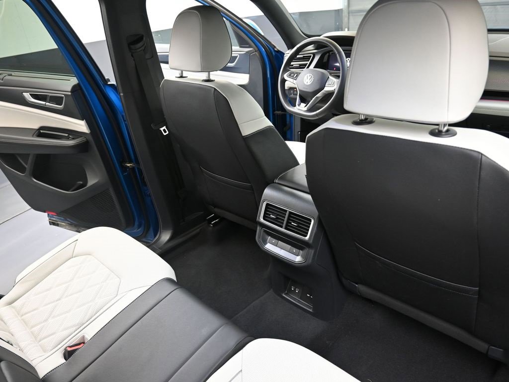 Certified 2025 Volkswagen Atlas Cross Sport SEL Premium R-Line image 15