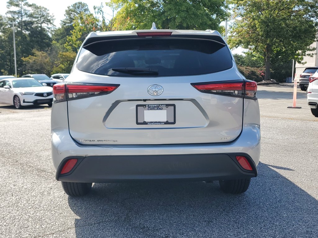 Used 2023 Toyota Highlander XLE FWD image 6