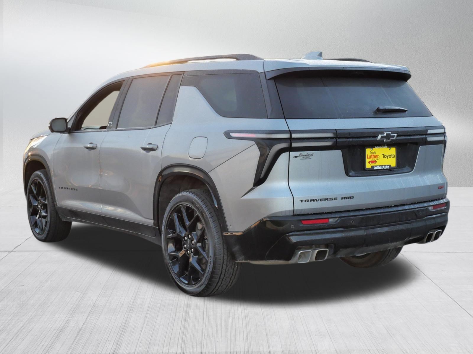 Used 2024 Chevrolet Traverse RS w/ LPO, Floor Liner Package AWD/4WD image 5
