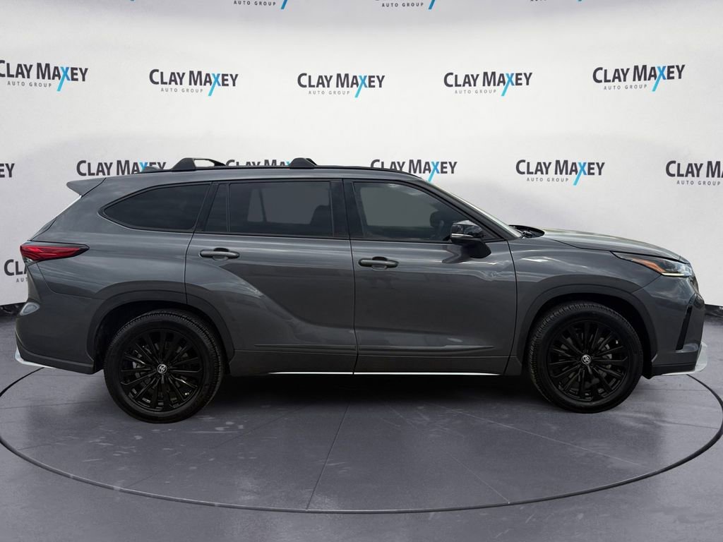 Used 2023 Toyota Highlander XSE image 6