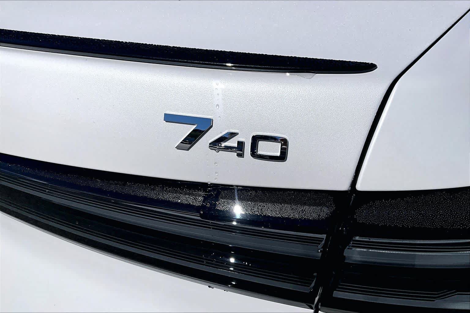 New 2027 BMW 740i w/ Executive Package RWD image 15