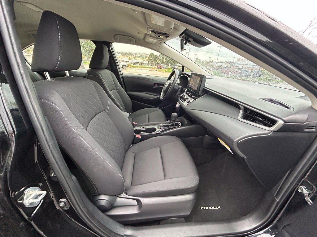Used 2025 Toyota Corolla LE w/ Carpet Mat Package (TMS) FWD image 32
