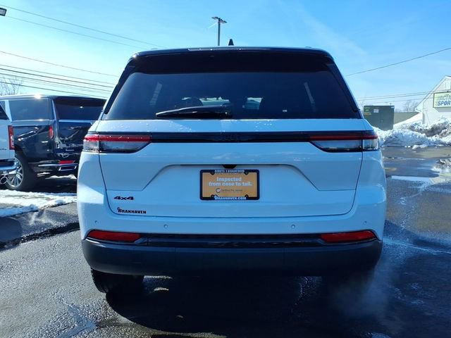 Certified 2023 Jeep Grand Cherokee Altitude image 4