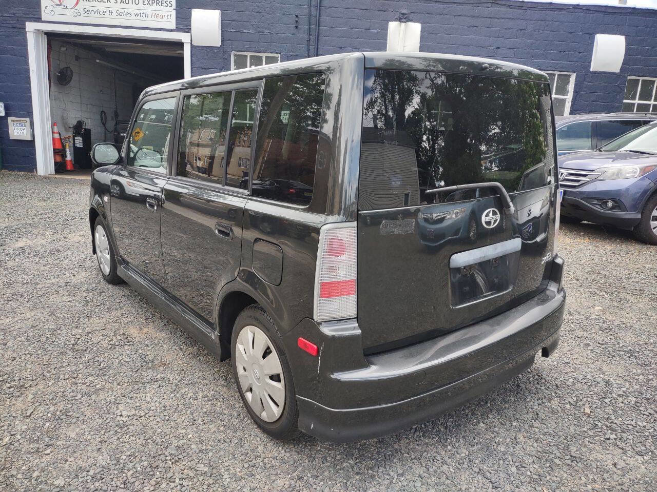 Used 2006 Scion xB FWD image 5