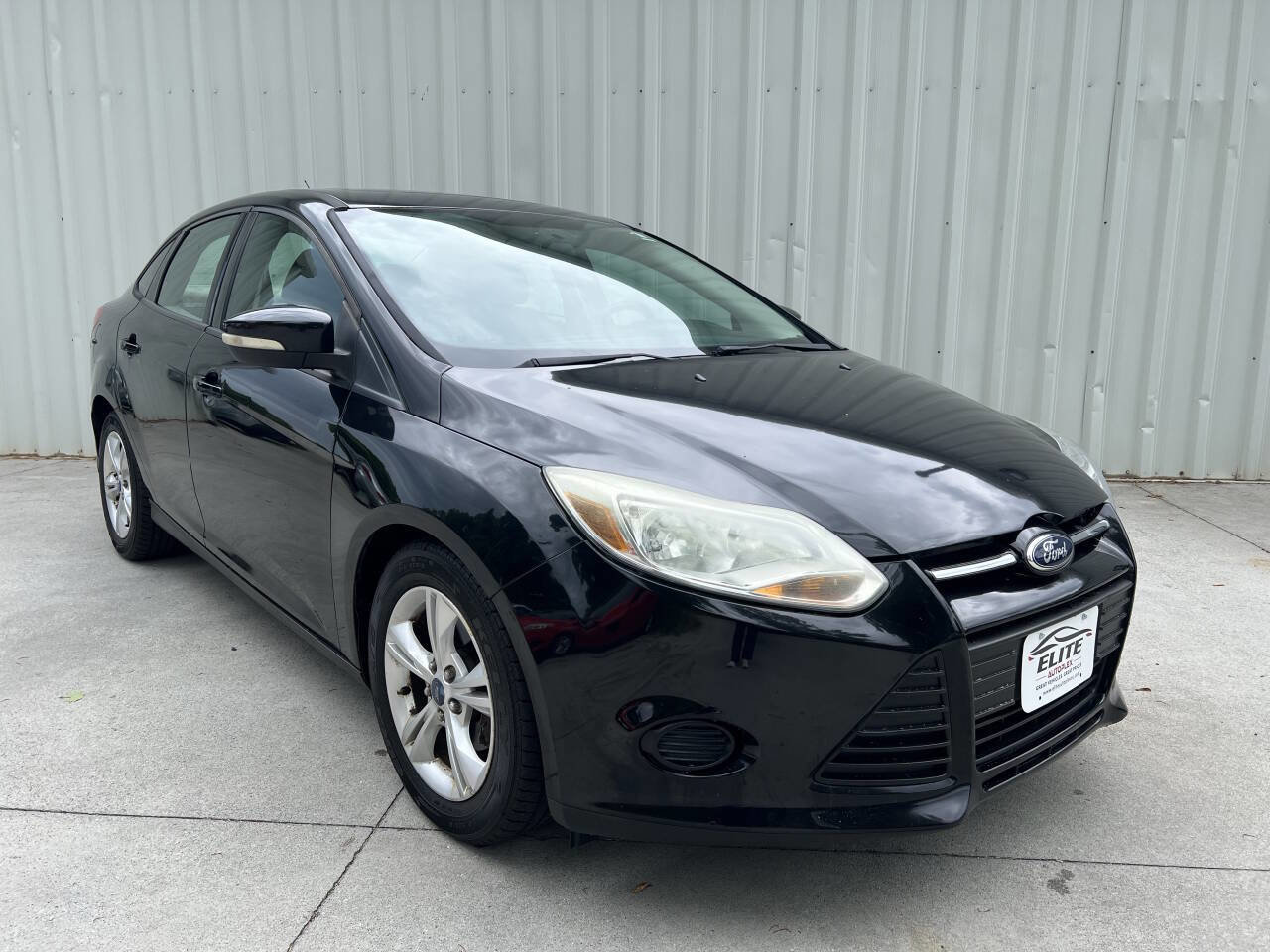 Used 2013 Ford Focus SE FWD image 1