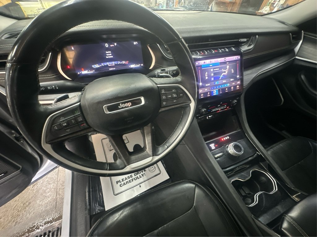 Used 2022 Jeep Grand Cherokee L Limited AWD/4WD image 32