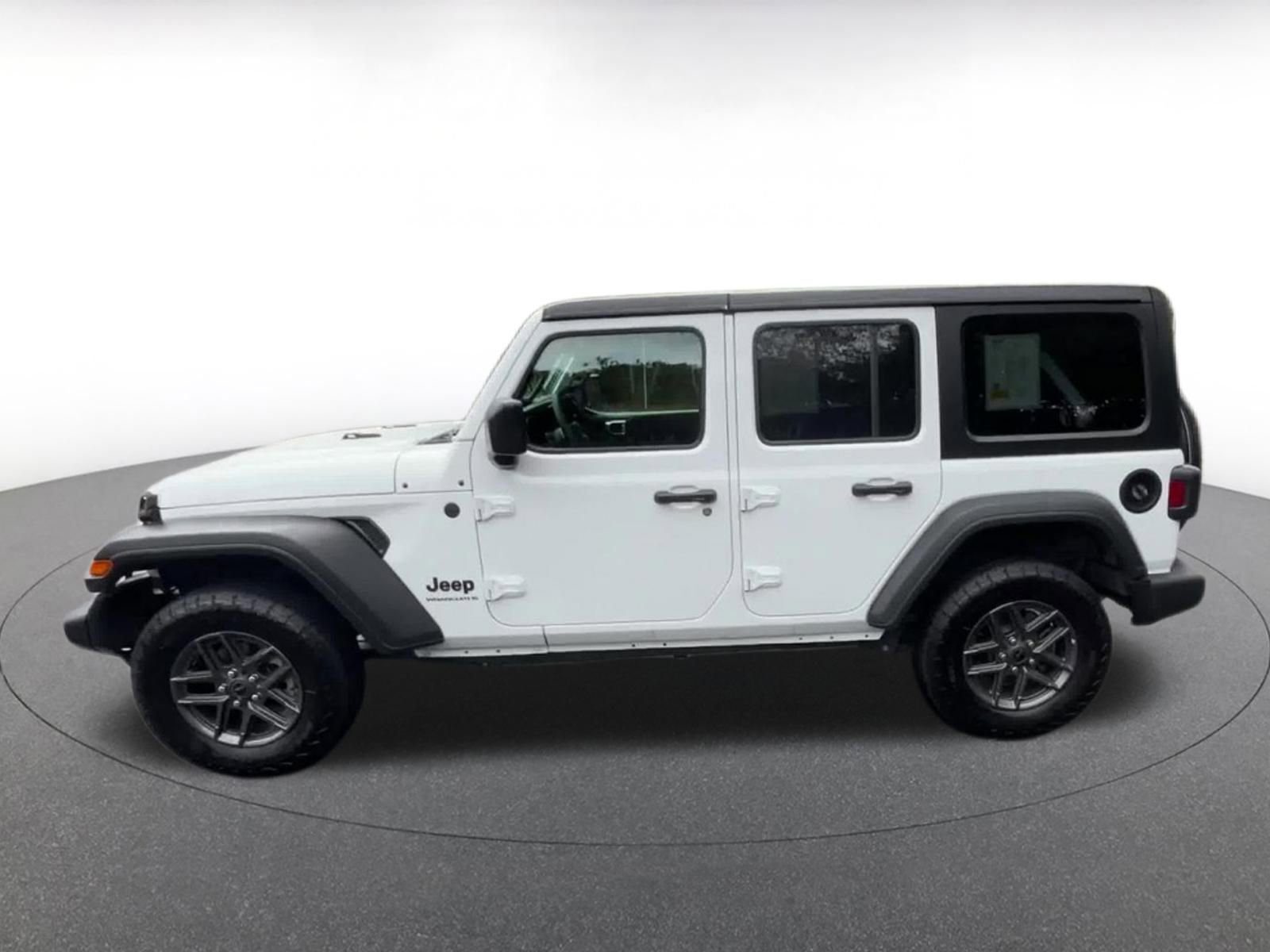 Used 2025 Jeep Wrangler Sport S image 9