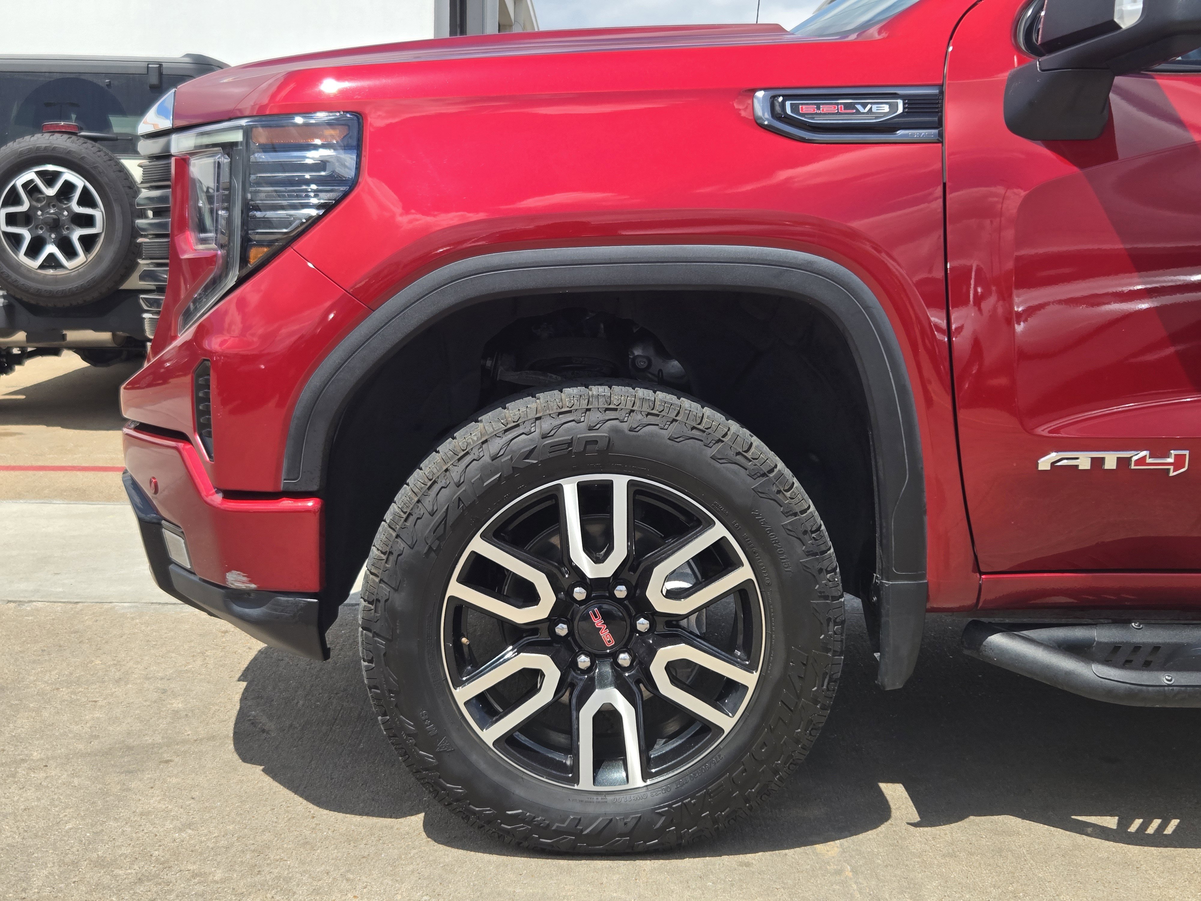 Used 2022 GMC Sierra 1500 AT4 w/ AT4 Premium Package image 5