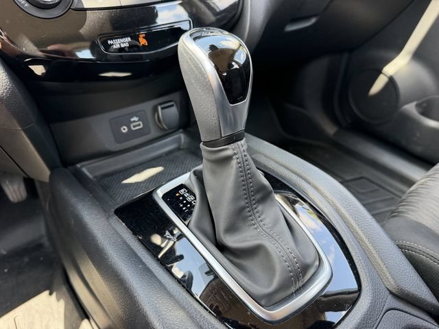 Used 2020 Nissan Rogue S FWD image 21