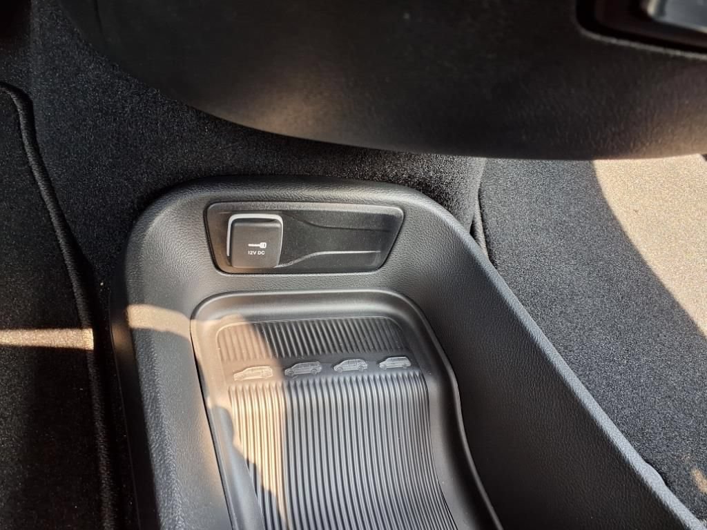 Used 2026 Chrysler Pacifica Select FWD image 28