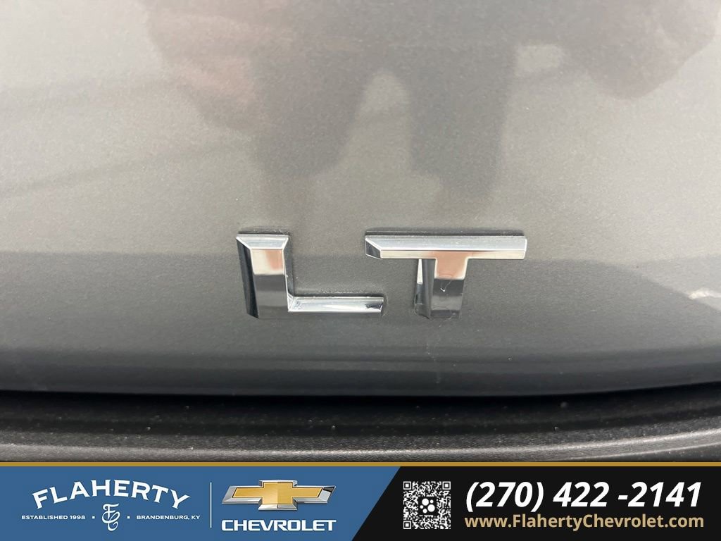 Used 2025 Chevrolet Suburban LT w/ Comfort Package AWD/4WD image 17