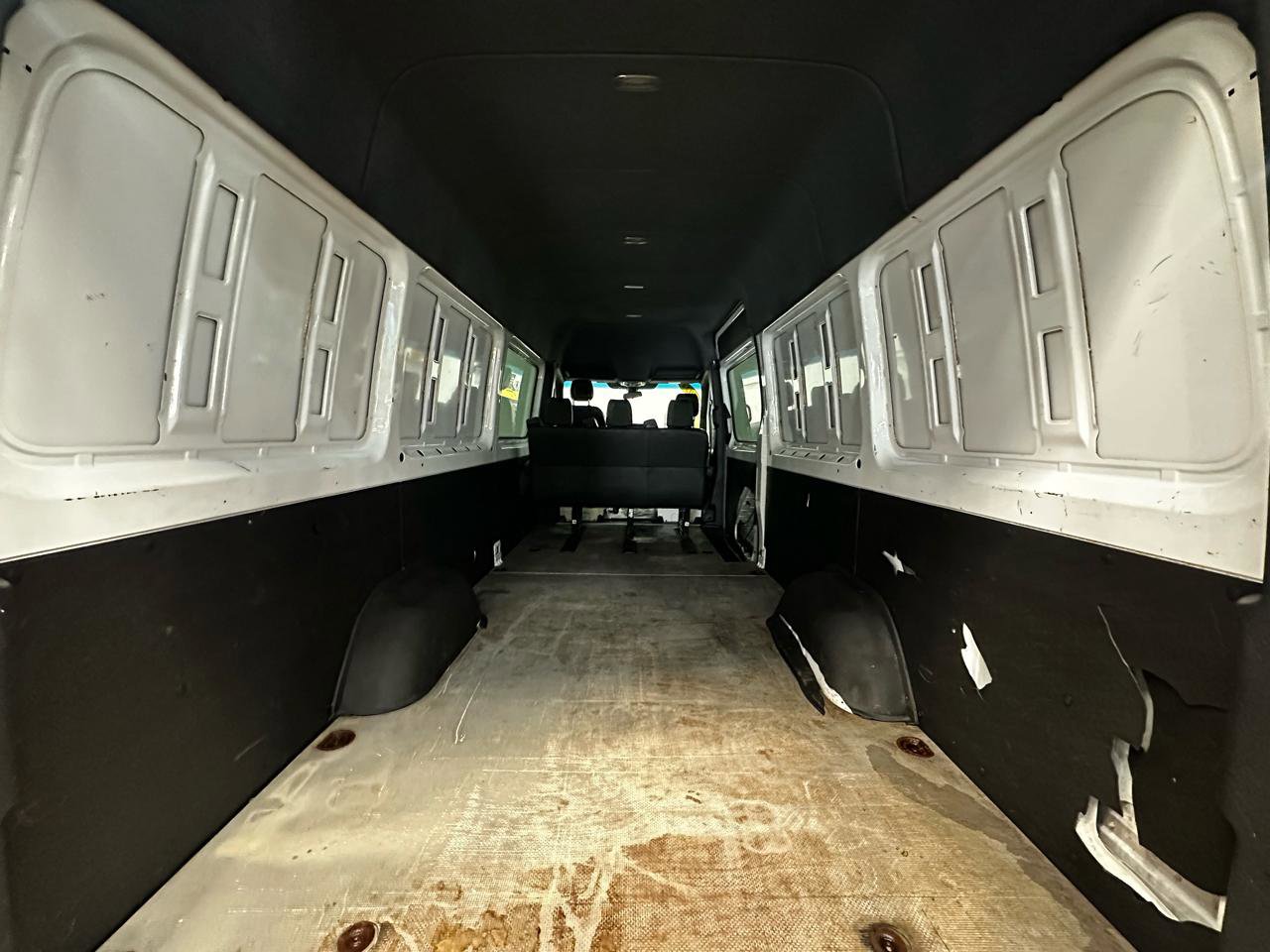 Used 2024 Mercedes-Benz Sprinter 2500 image 8