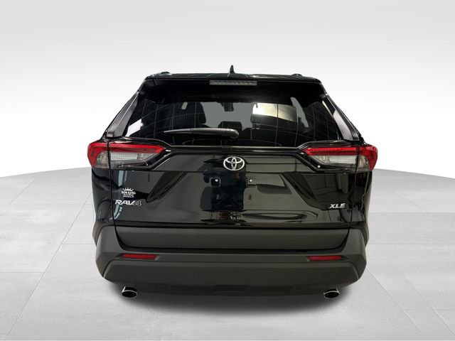 Used 2023 Toyota RAV4 XLE Premium image 6