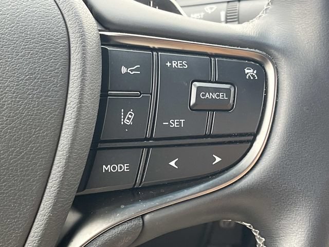 Certified 2023 Lexus LS 500 w/ Accessory Package (Z2) RWD image 35