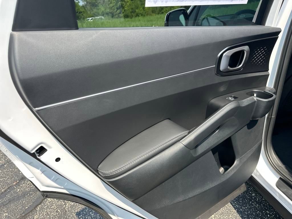 New 2025 Kia Sorento S image 14