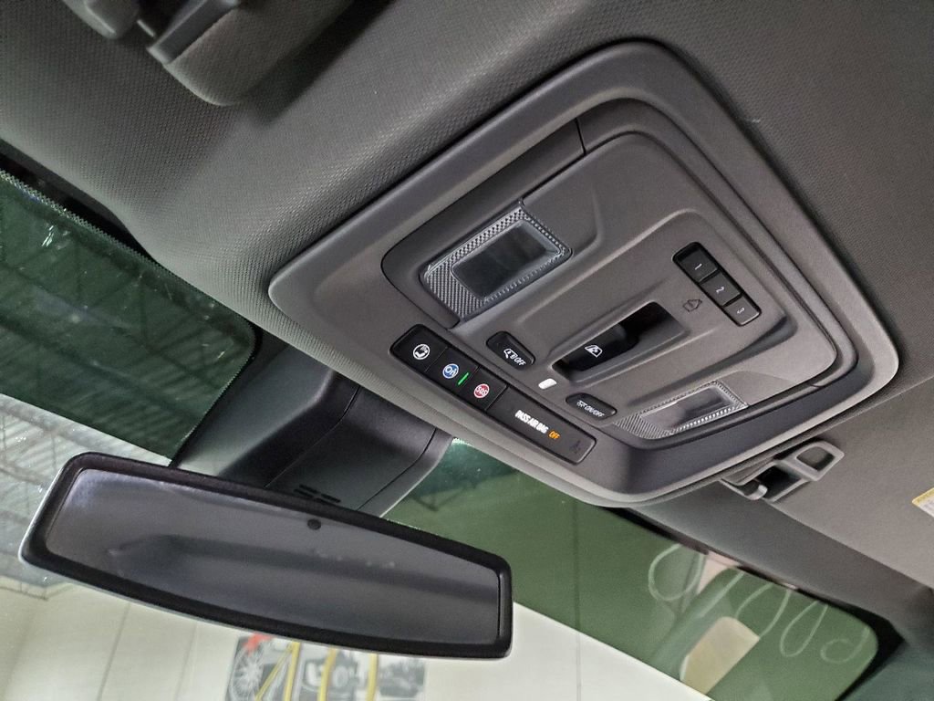 Used 2022 GMC Sierra 1500 SLT image 37