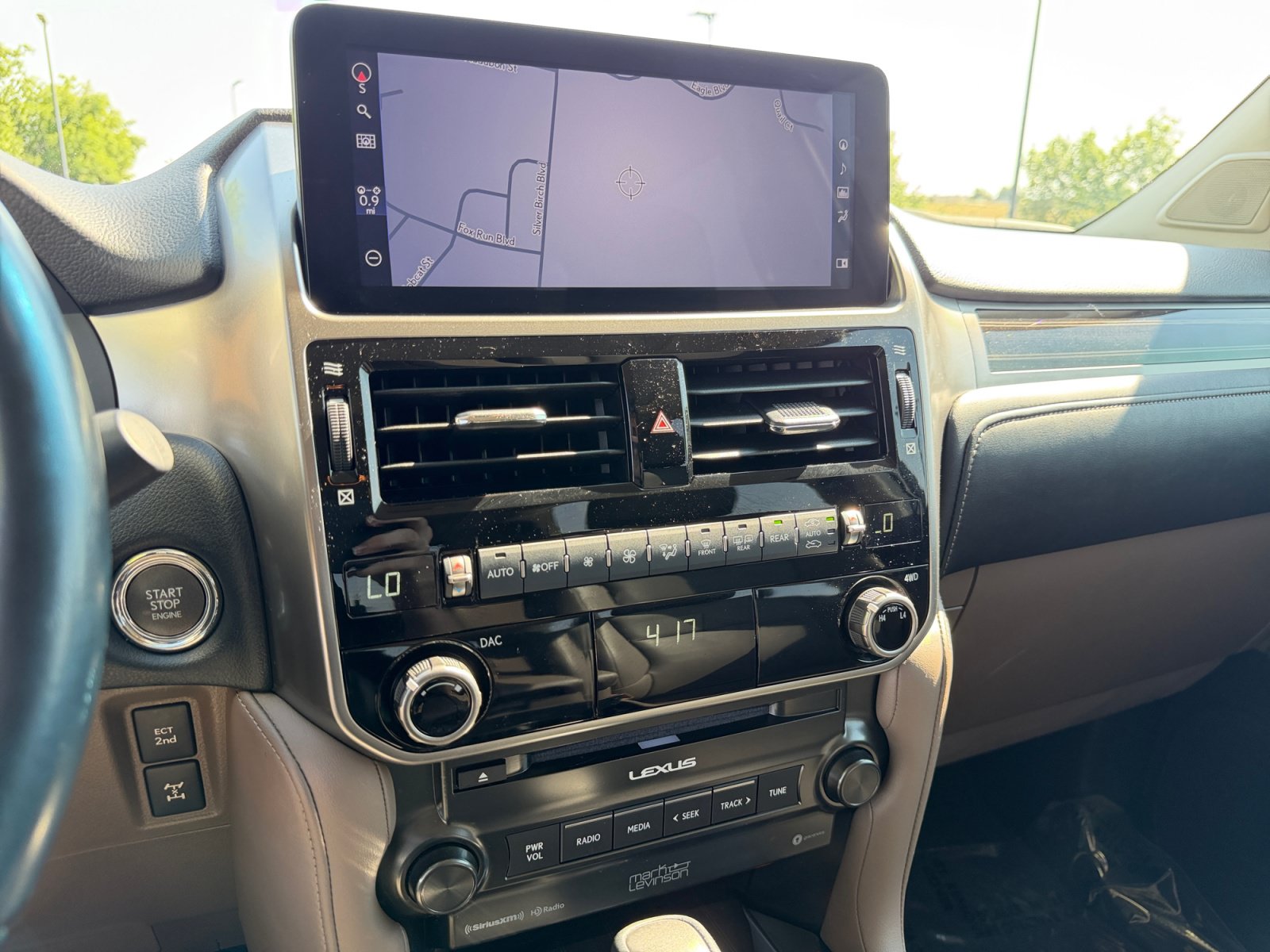 Used 2022 Lexus GX 460 Premium w/ Accessory Package AWD/4WD image 12