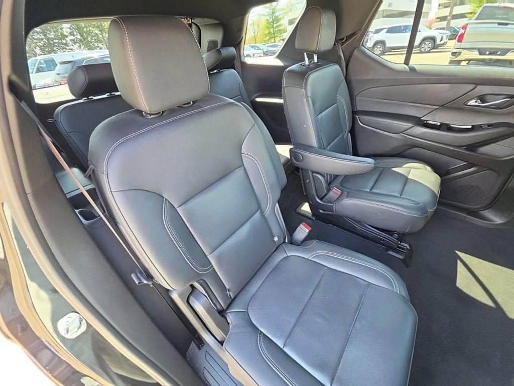Used 2023 Chevrolet Traverse LT AWD/4WD image 25
