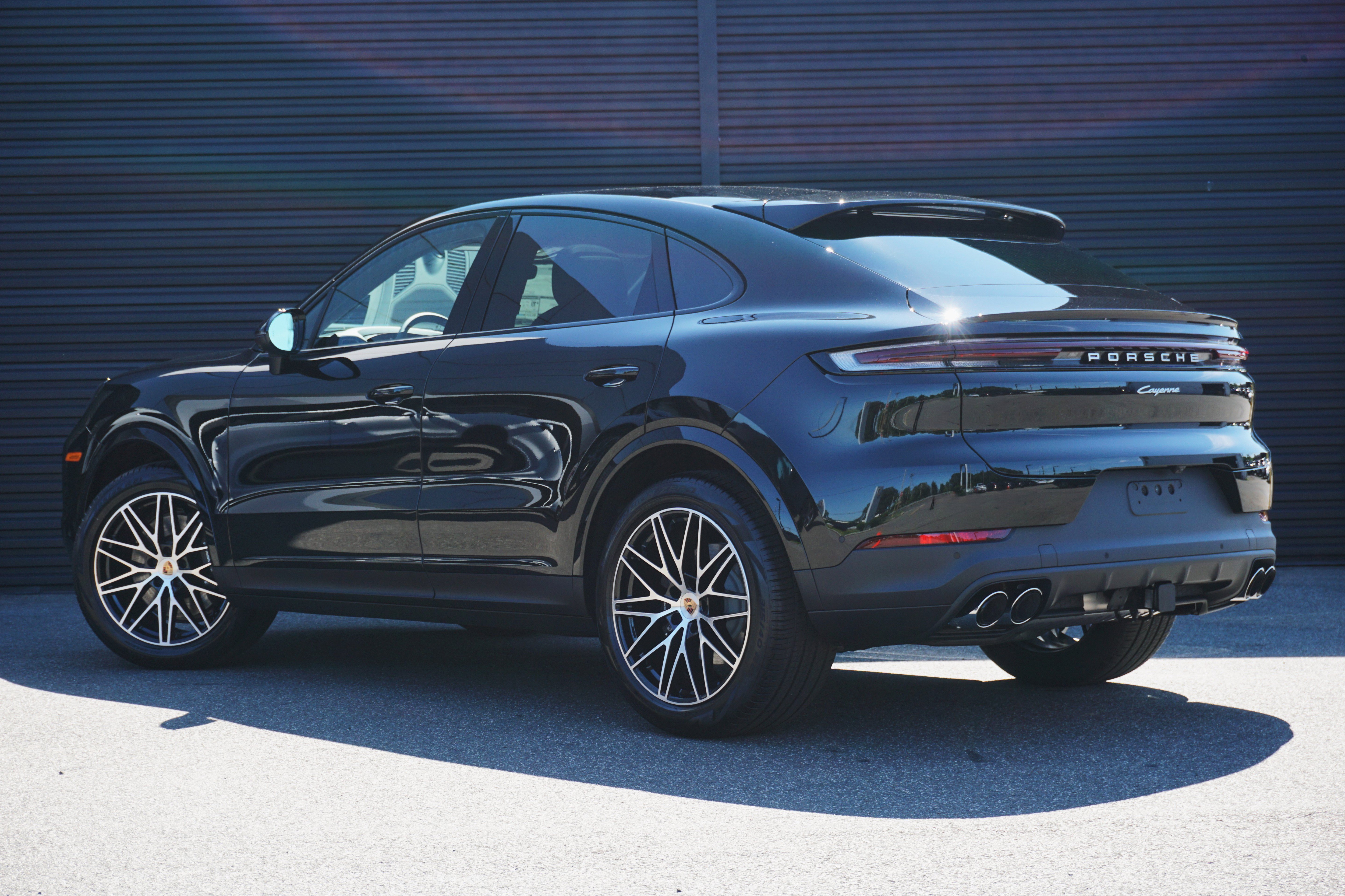 New 2026 Porsche Cayenne Coupe AWD/4WD image 3