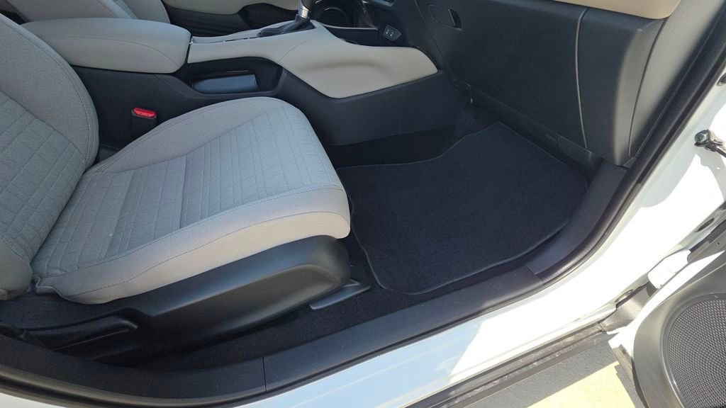 New 2026 Honda HR-V LX image 13